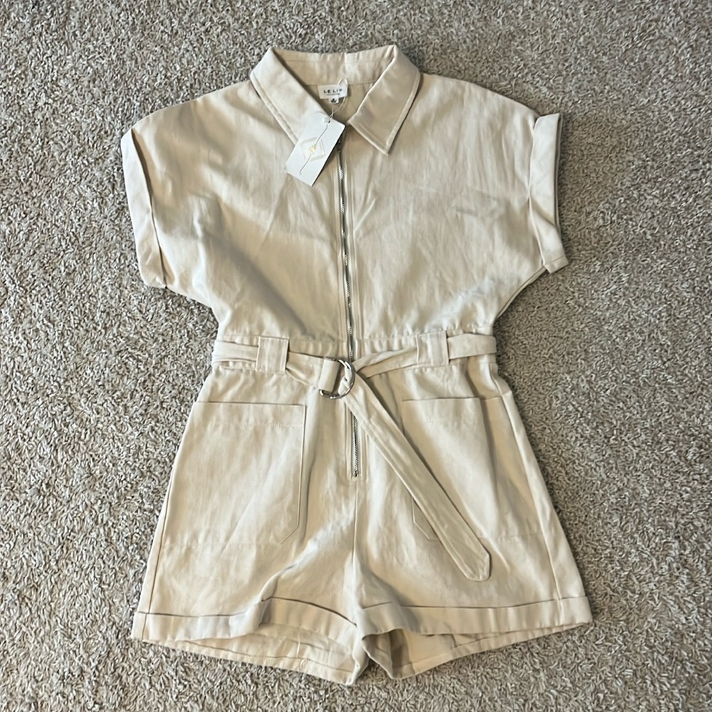 Extra small New with tags khaki denim romper with belt